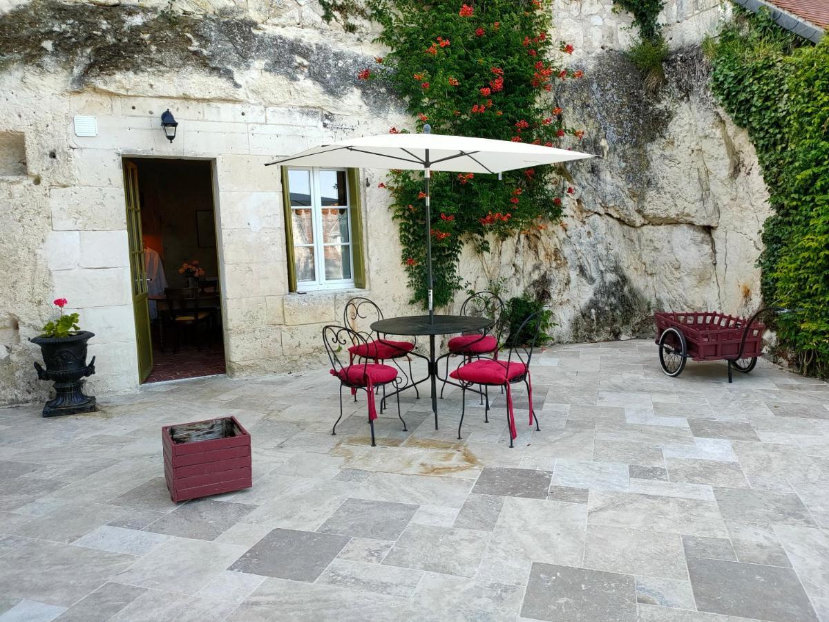 Aux Trois Tilleuls Acomodação com café da manhã Loches Quarto foto